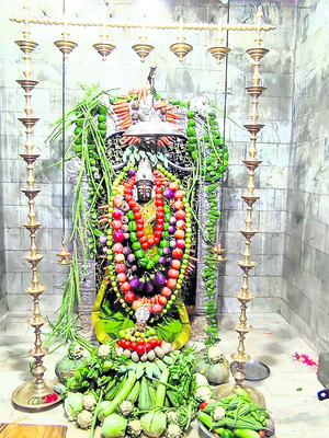 ప్రభుత్వ కార్యాలయంలో దొంగలు 1