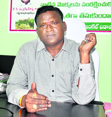 మొక్కవోని దీక్షతోనే..1