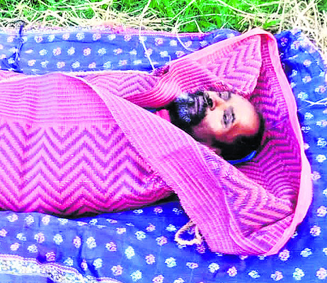 మృతదేహం మా వారిది కాదు..1