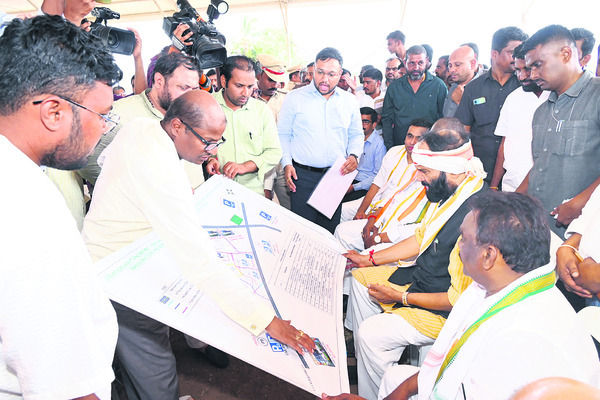 5 లక్షల రేషన్‌ కార్డులు అందజేస్తాం1