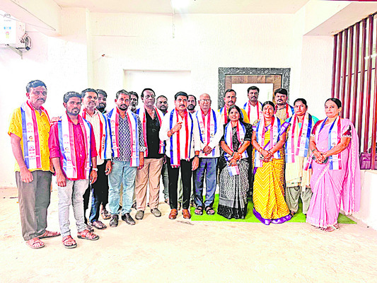 కాంగ్రెస్ సంబురాలు
2
