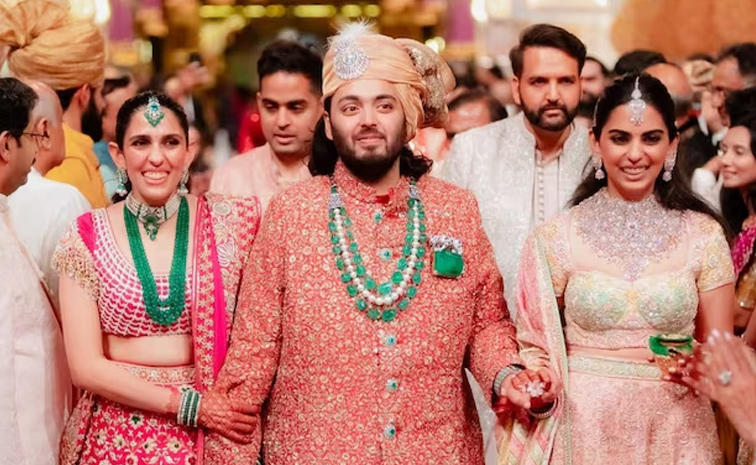 Radhika Merchant, Anant Ambani 1st wedding Anniversary Photos12