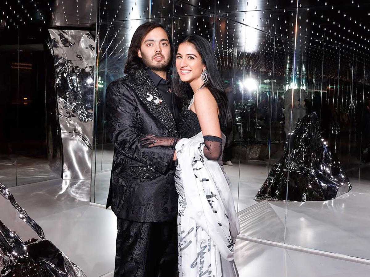 Radhika Merchant, Anant Ambani 1st wedding Anniversary Photos4