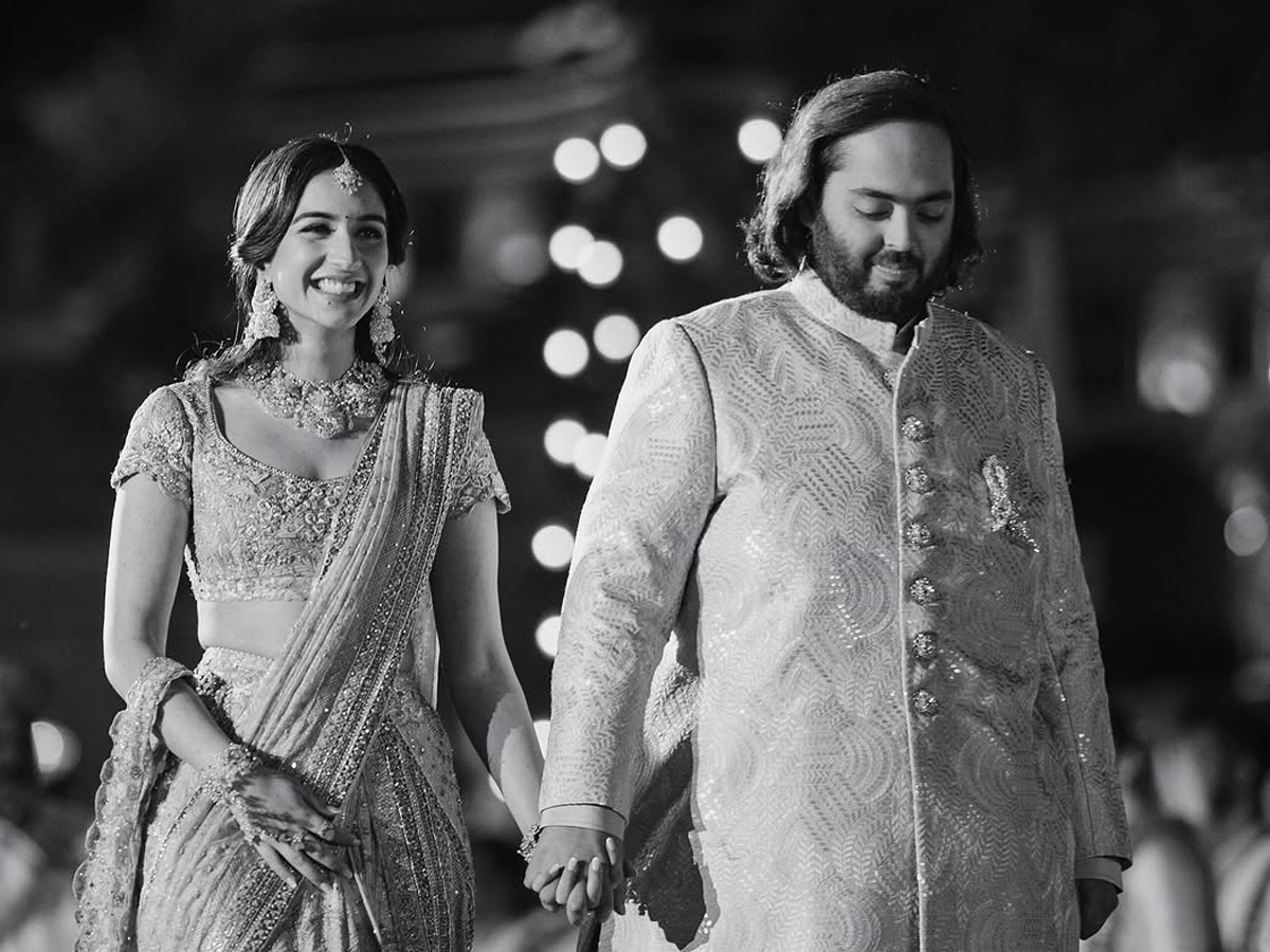 Radhika Merchant, Anant Ambani 1st wedding Anniversary Photos6