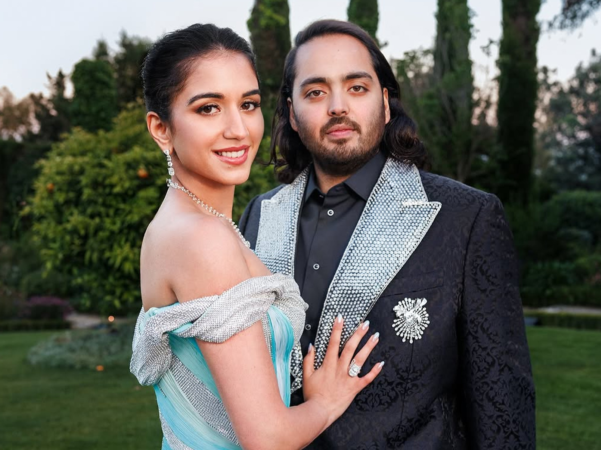 Radhika Merchant, Anant Ambani 1st wedding Anniversary Photos7