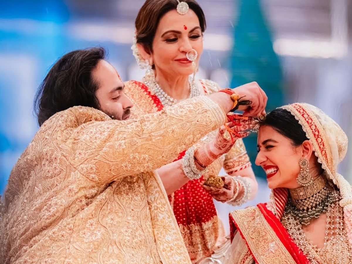 Radhika Merchant, Anant Ambani 1st wedding Anniversary Photos2