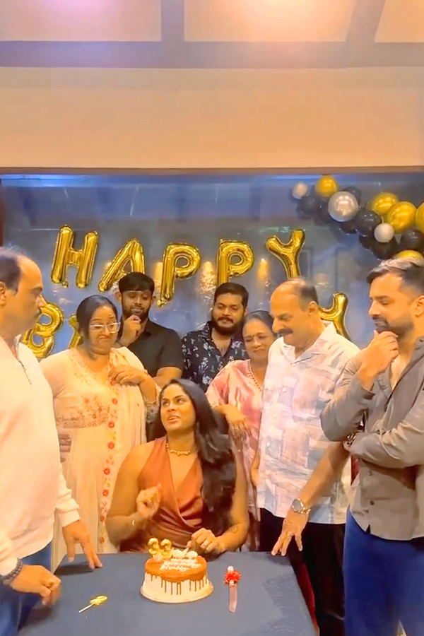Senior Actress Radha Daughter Karthika Nair Grand Birthday Celebration Photos6