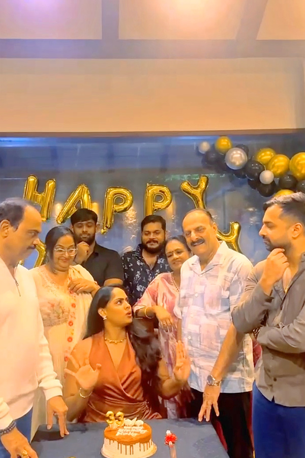 Senior Actress Radha Daughter Karthika Nair Grand Birthday Celebration Photos7