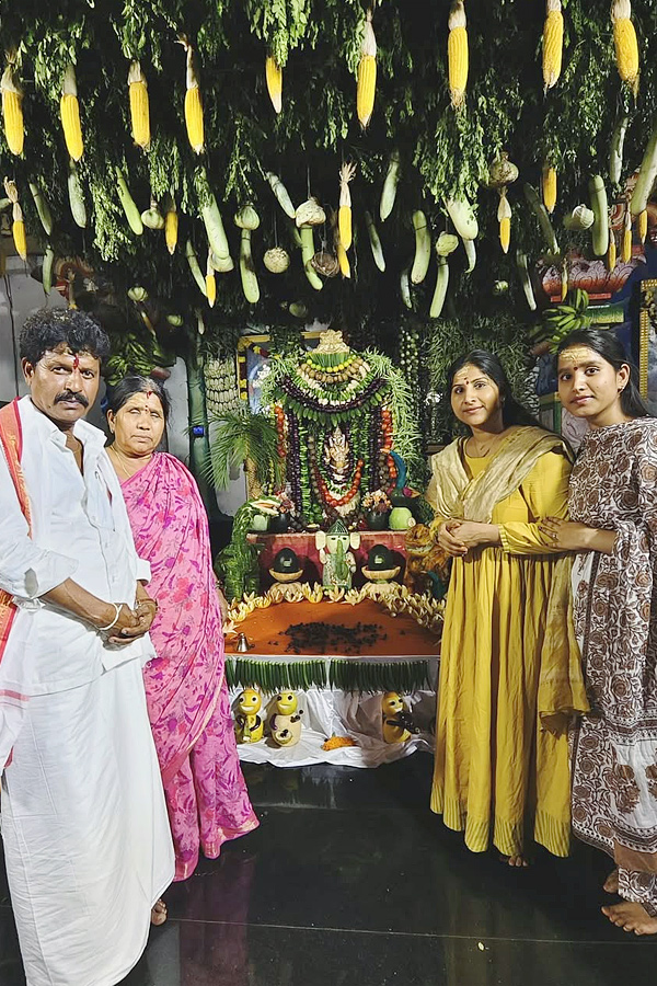 Singer Mangli Visited srisailam temple With Family Photos8