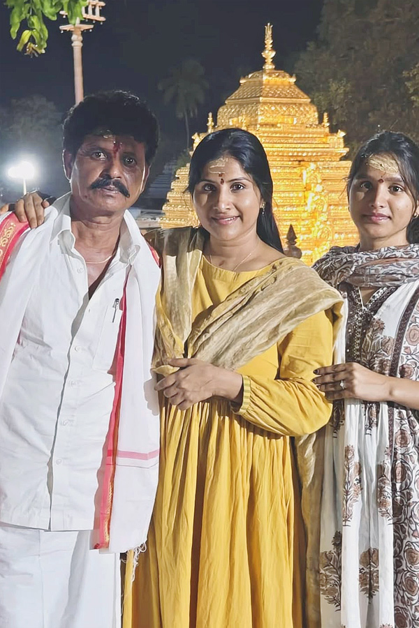 Singer Mangli Visited srisailam temple With Family Photos10