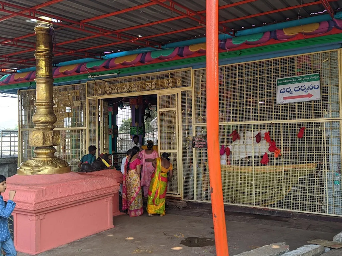 Sri Edupayala Vana Durga Bhavani Devalayam Photos15
