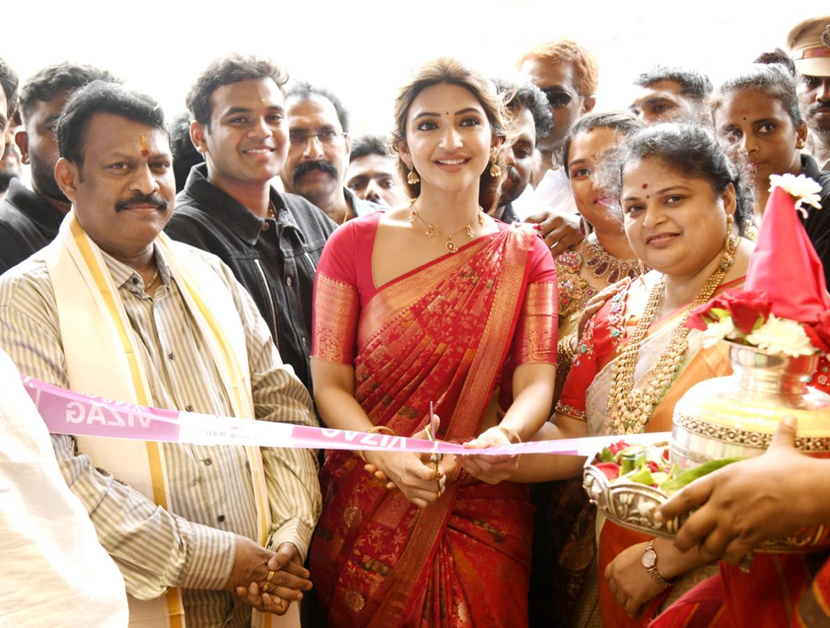 Heroine Sreeleela at Visakhapatnam7