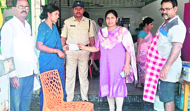 ఆర్టీసీ దుకాణ దారులకు జరిమానా1