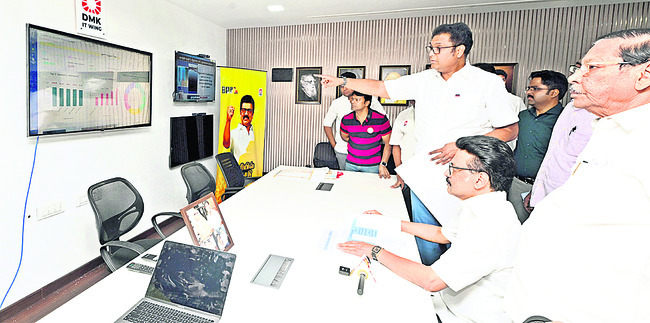 డీఎంకేలో వార్ రూం!2