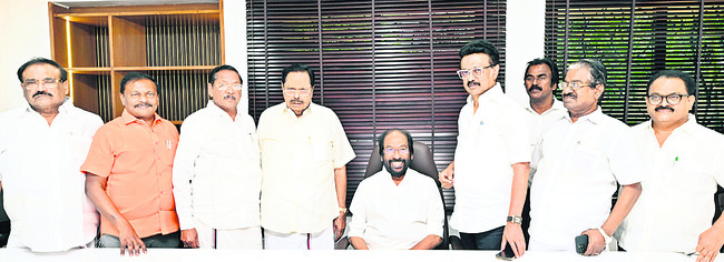 డీఎంకేలో వార్ రూం!1