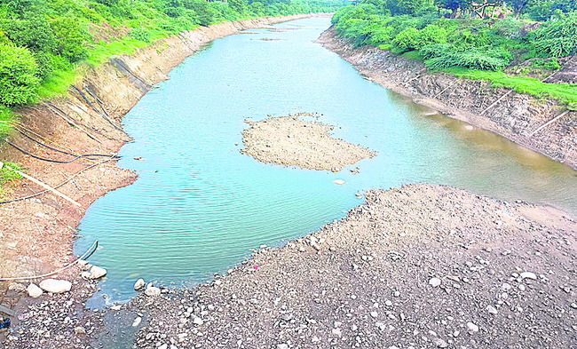 అడుగంటిన వరదకాలువ1