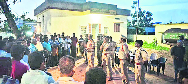 కొత్త వ్యక్తులకు ఆశ్రయమివ్వొద్దు
1