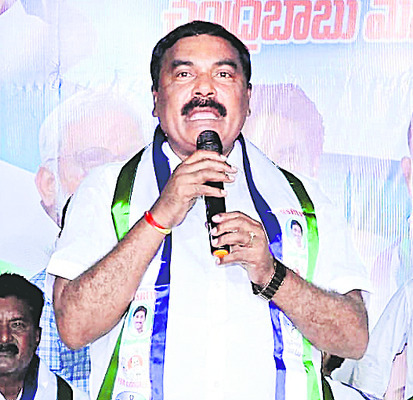 అన్నివర్గాలను మోసం చేసిన బాబు5