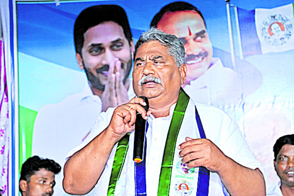 అన్నివర్గాలను మోసం చేసిన బాబు2