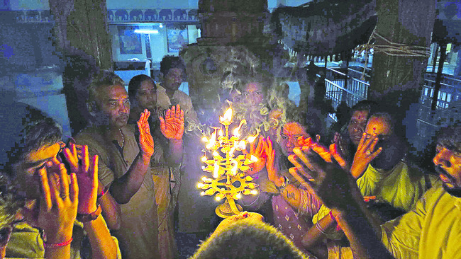 బాలాజీస్వామికి దండిగా ఆదాయం 1