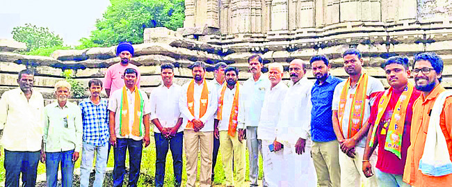వేంకటేశ్వరస్వామి ఆలయంలో భక్తుల సందడి
1