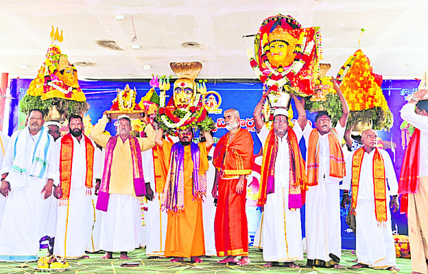 దుర్గమ్మకు ఉత్తరాంధ్ర సారె2