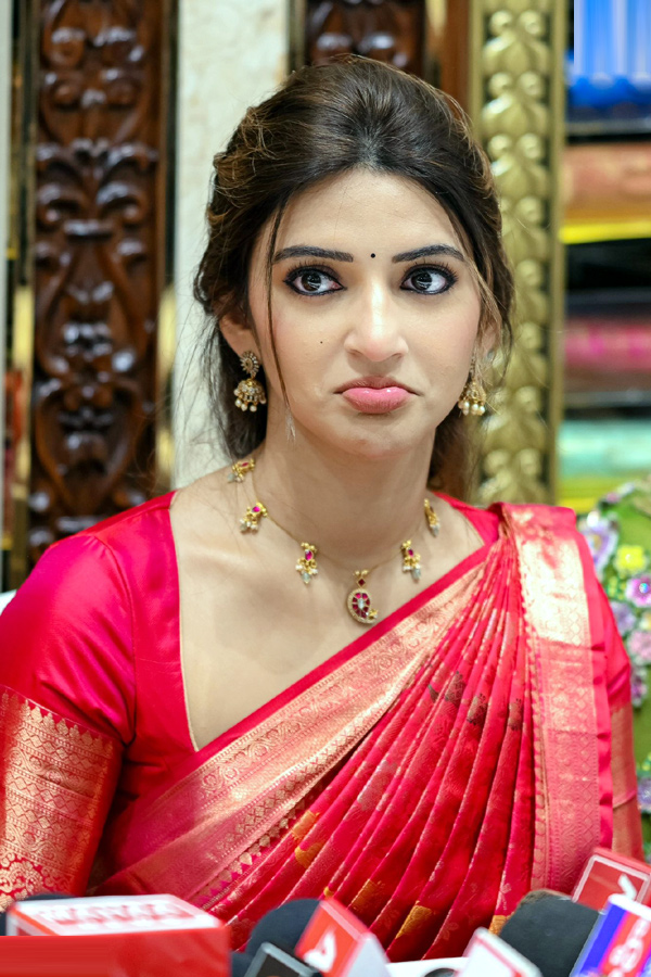 Heroine Sreeleela at Visakhapatnam13