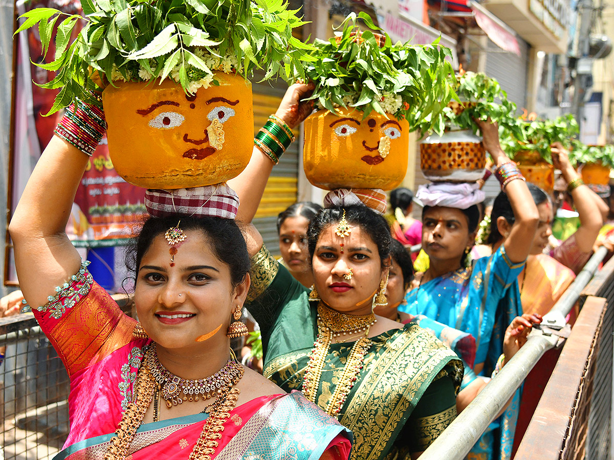 Secunderabad Ujjaini Mahankali Bonalu 2025 Photos31