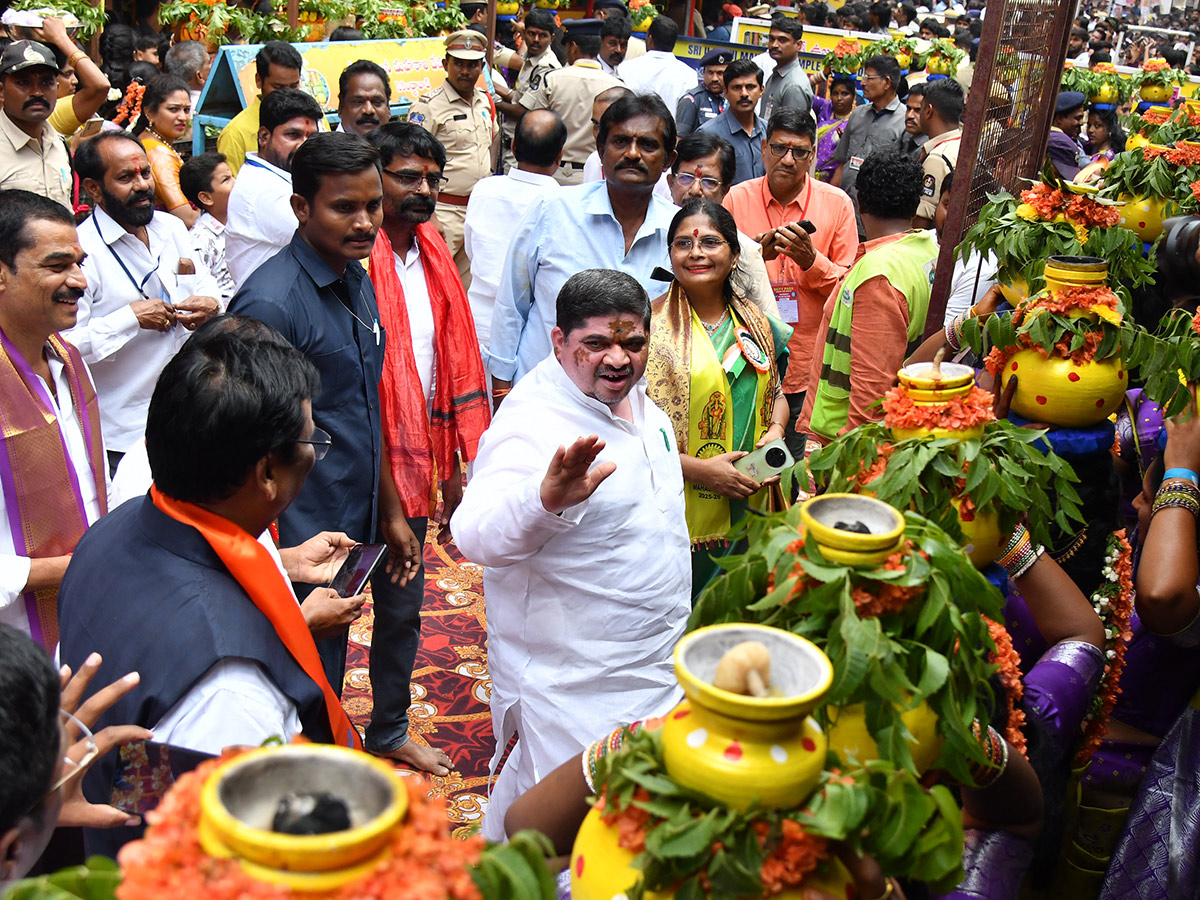 Secunderabad Ujjaini Mahankali Bonalu 2025 Photos38