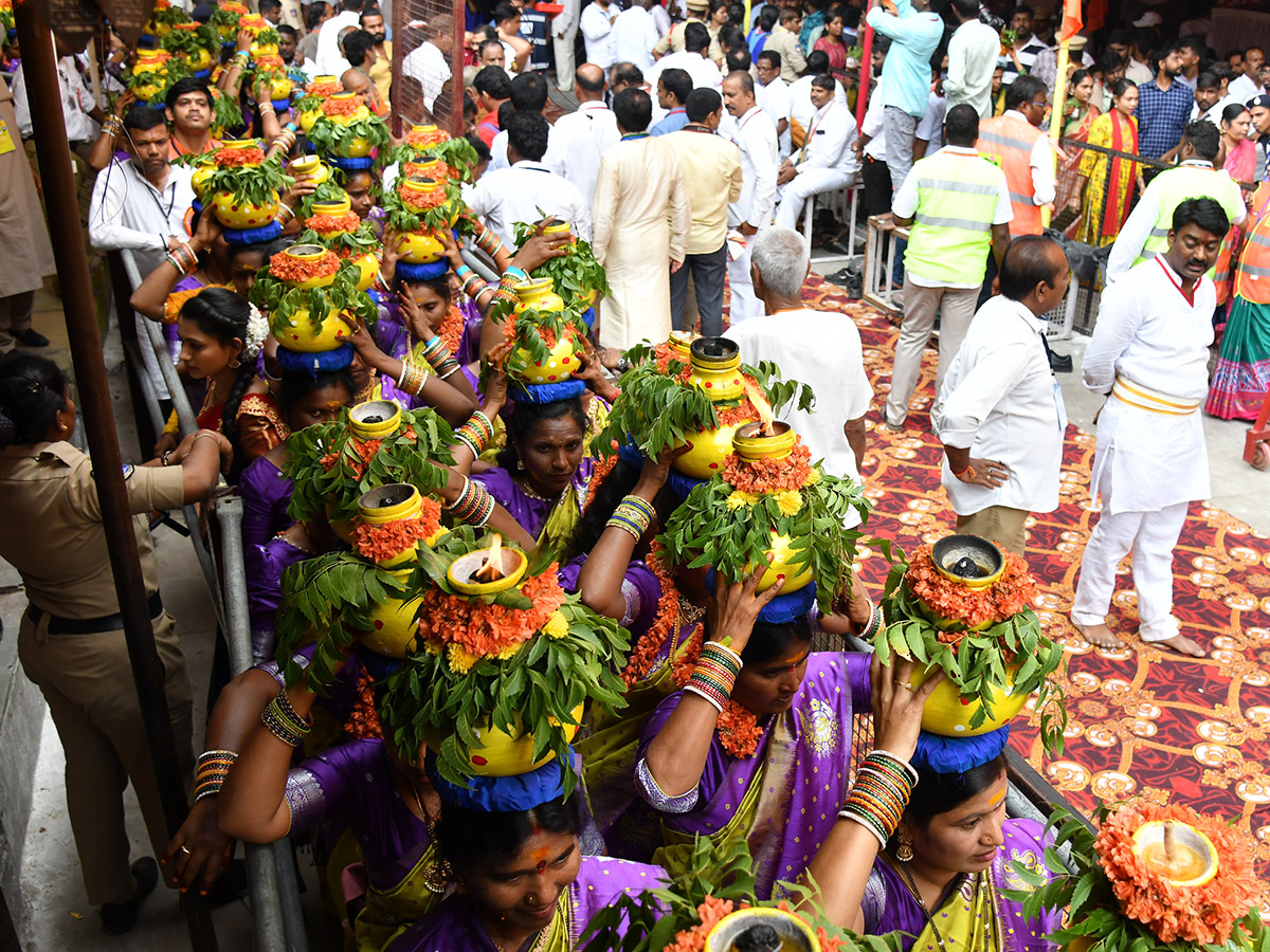 Secunderabad Ujjaini Mahankali Bonalu 2025 Photos39