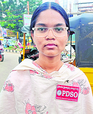 కోర్సుల కోత.. కాలేజీల మూత!
5