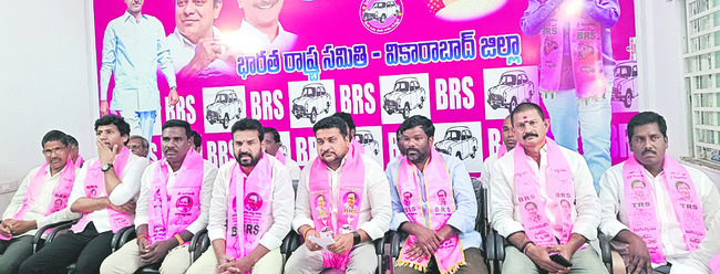 కర సేవకుని అంత్యక్రియల్లో ఎంపీ కొండా
3