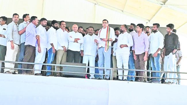 మొన్న సన్న బియ్యం.. నేడు రేషన్ కార్డులు2