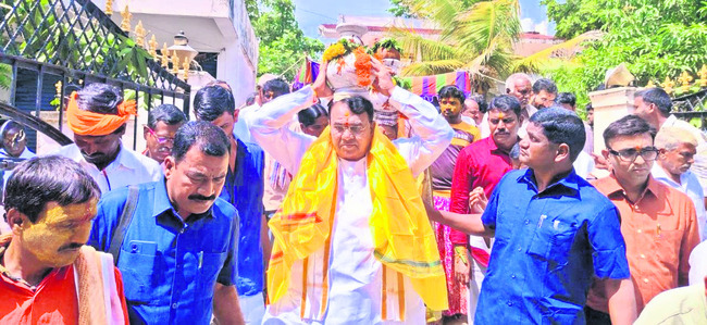 బోనం ఎత్తిన పోచారం2