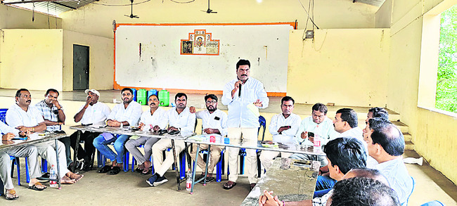 శిక్షణ తరగతులు నిర్వహించాలి
2