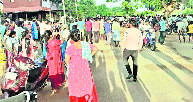 గూడ్స్ రైలులో.. మంటలు2