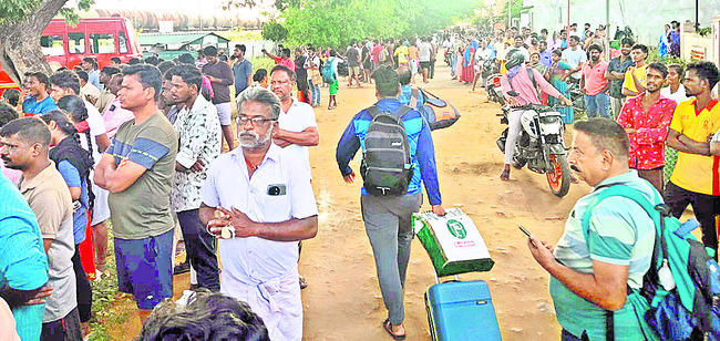 గూడ్స్ రైలులో.. మంటలు1