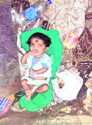 చిన్నారిని వదిలేసిన గుర్తు తెలియని మహిళ
1