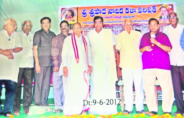 బోనం ఎత్తిన పోచారం3