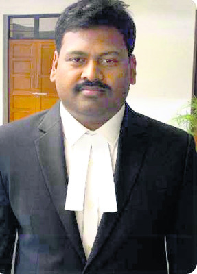 హారికను పరామర్శించిన మండలి చైర్మన్ 1