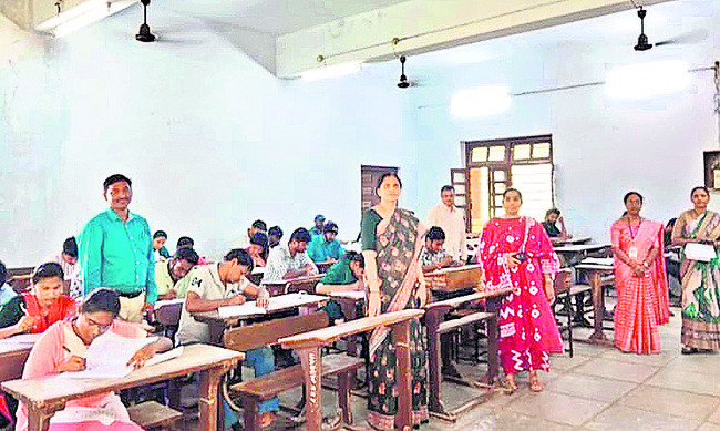 సివిల్స్ ఉచిత శిక్షణకు అర్హత పరీక్ష1