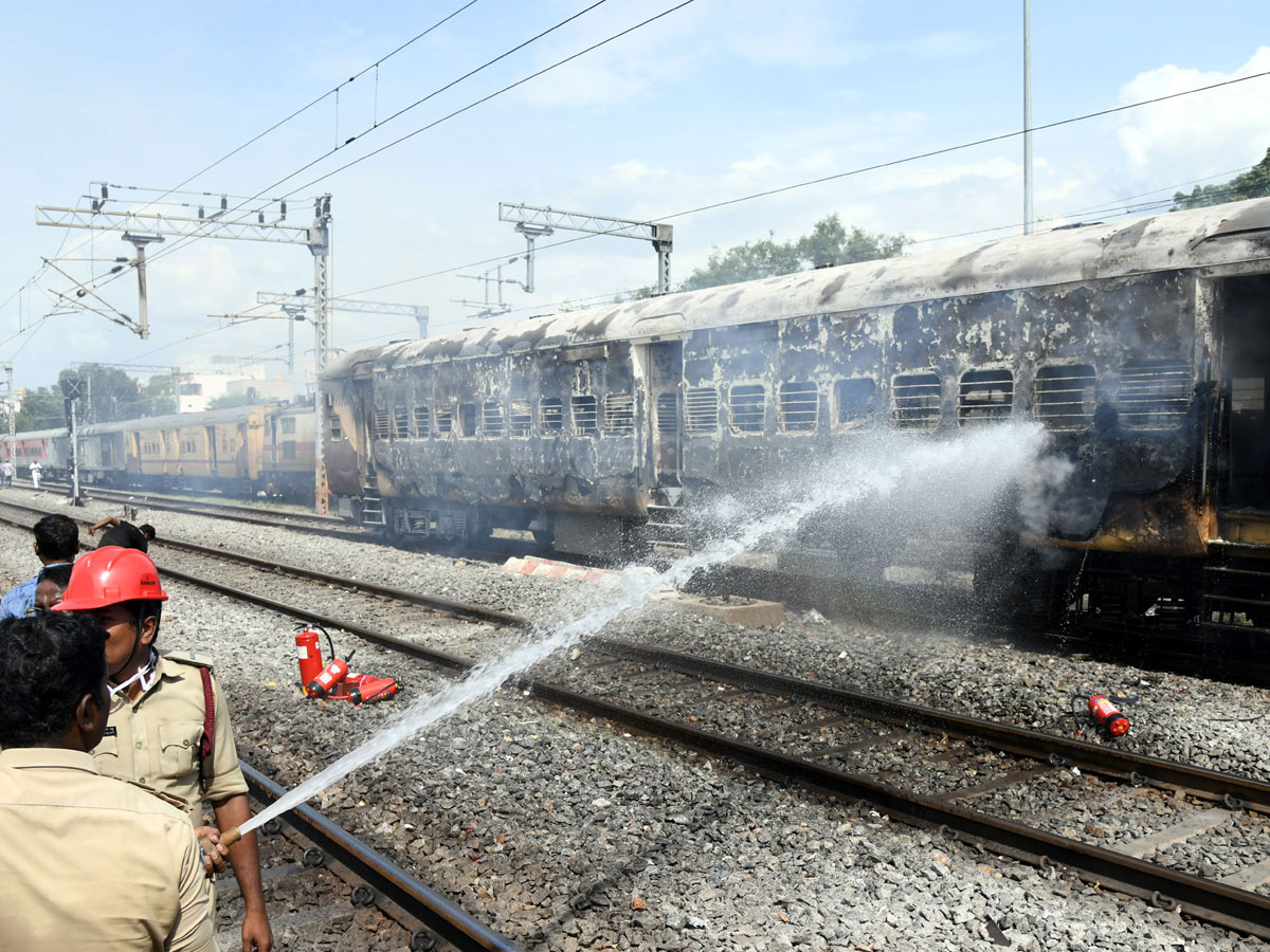 Fire breaks out in coaches of express Trains Near Tirupati Photos13