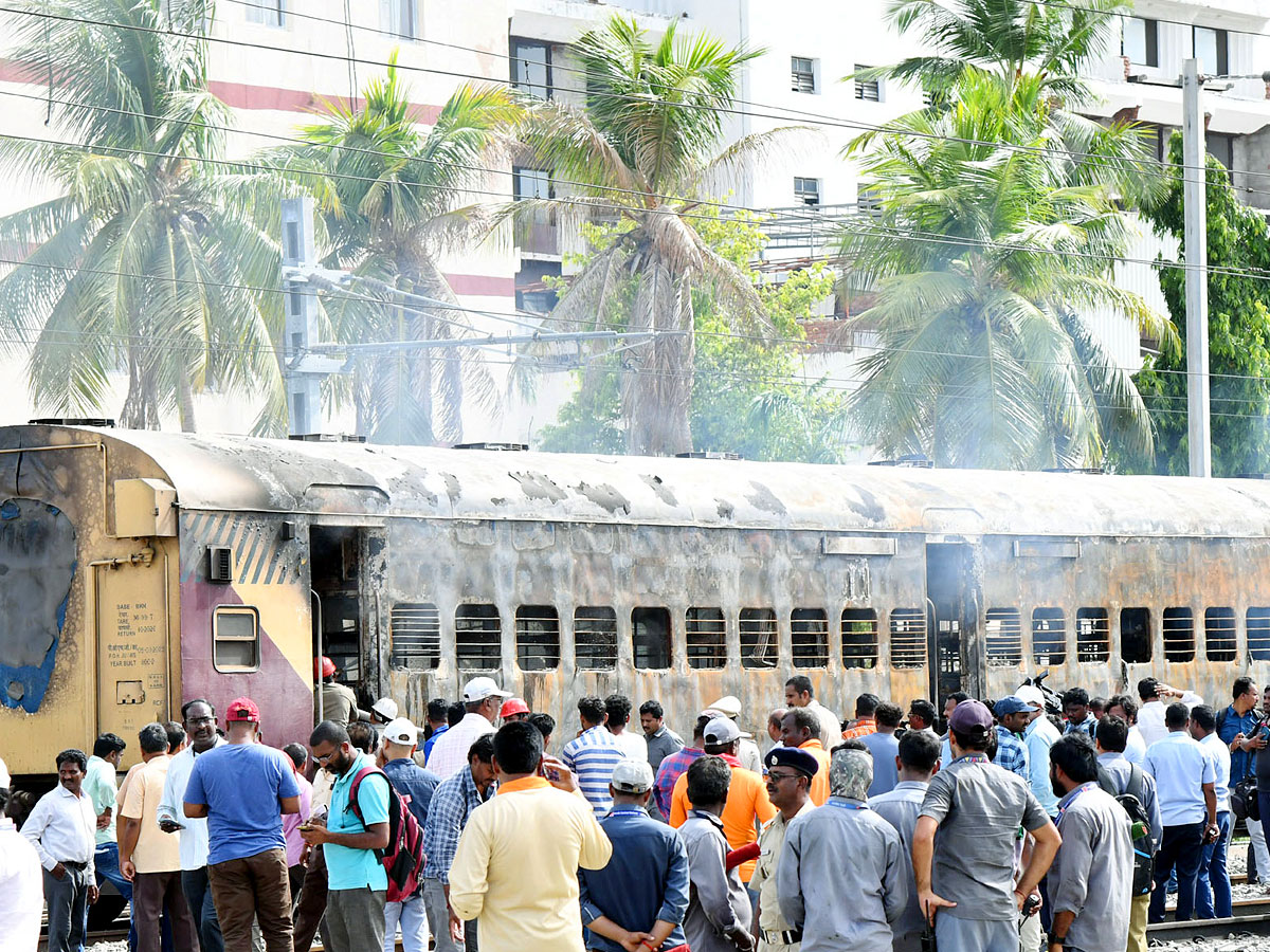 Fire breaks out in coaches of express Trains Near Tirupati Photos17