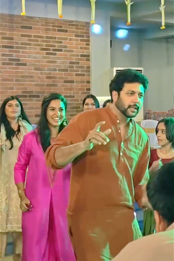 Hero Jayam Ravi Dances At Actor Arjuns wedding Photos8