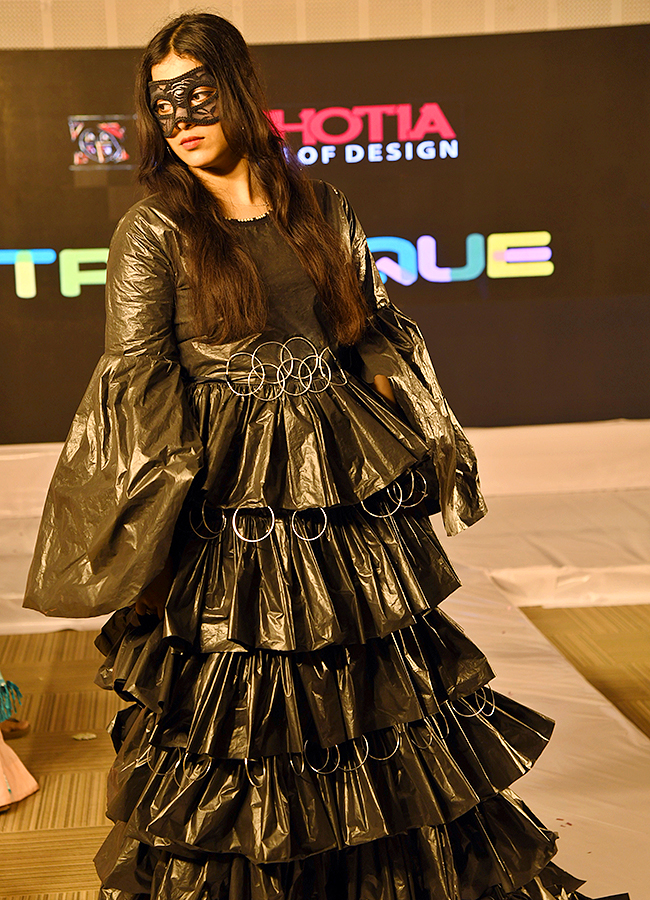 Lakhotia Hosts Fashion Show Trashique The Best Out of Waste13