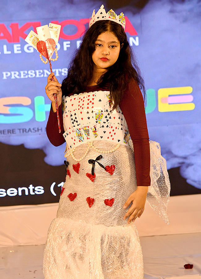 Lakhotia Hosts Fashion Show Trashique The Best Out of Waste16