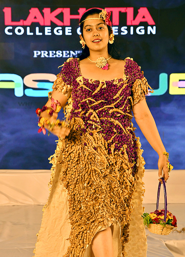 Lakhotia Hosts Fashion Show Trashique The Best Out of Waste3