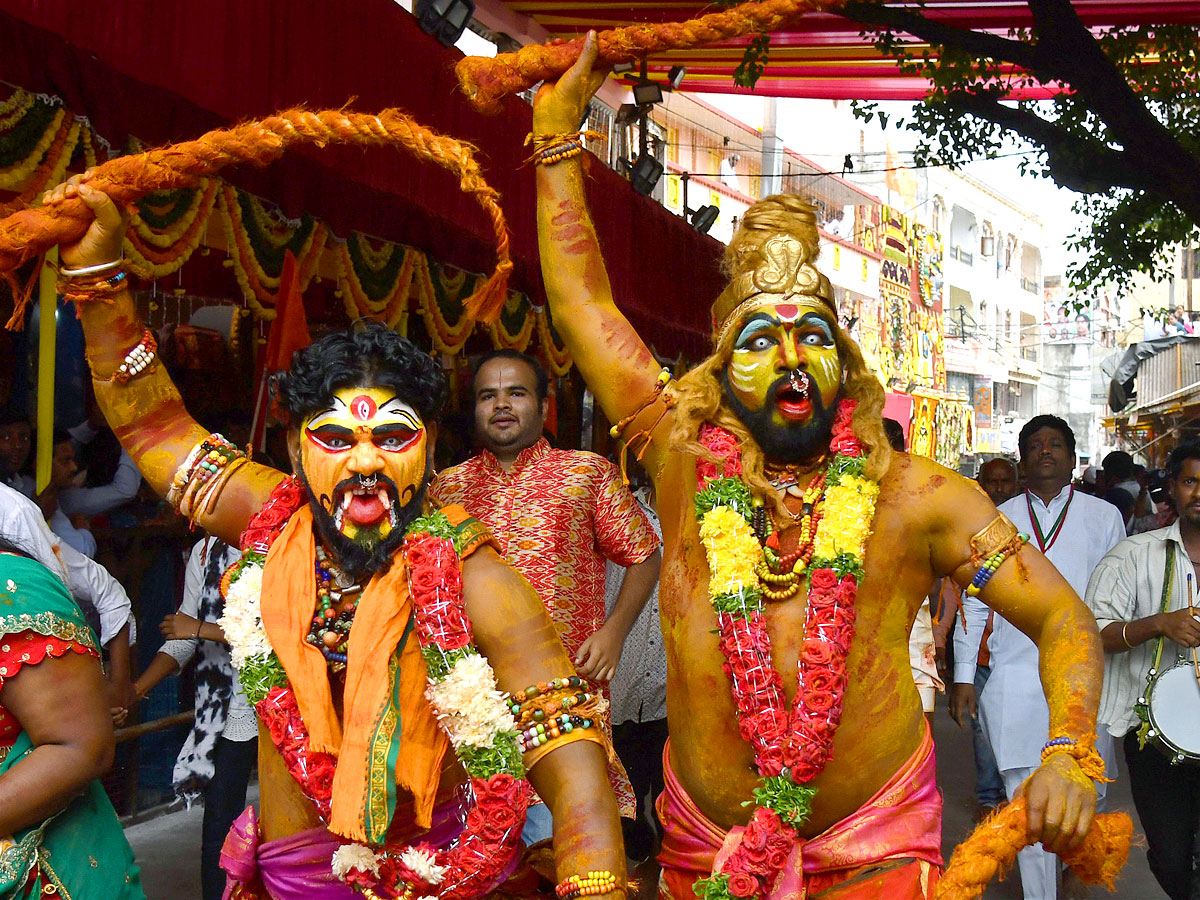 Rangam Ritual At Ujjaini Mahankali At Secunderabad Photos3