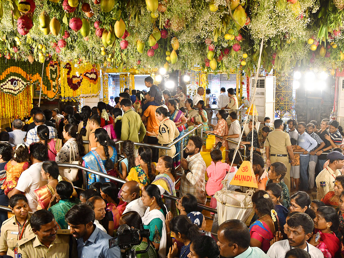 Rangam Ritual At Ujjaini Mahankali At Secunderabad Photos20