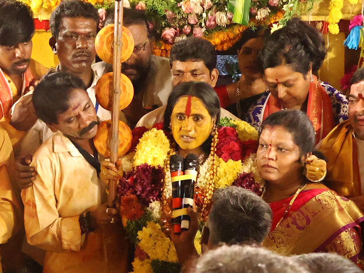 సికింద్రాబాద్‌ ఉజ్జయిని మహాకాళి అమ్మవారి రంగం ఊరేగింపు (ఫొటోలు ...